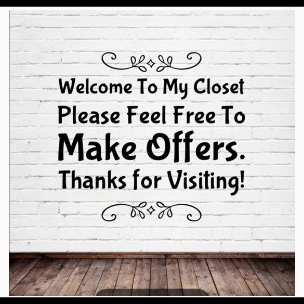 Welcome to my closet!! ❤️❤️❤️